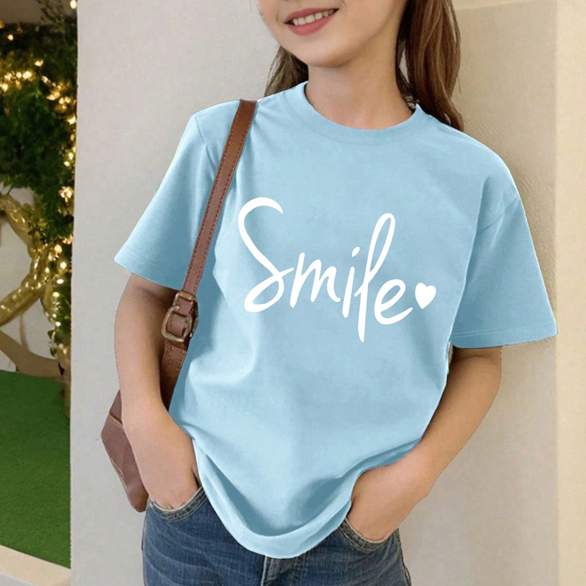 Camiseta de manga corta casual con cuello redondo y estampado de letra sonriente, suave y cómoda para usar en primavera/verano