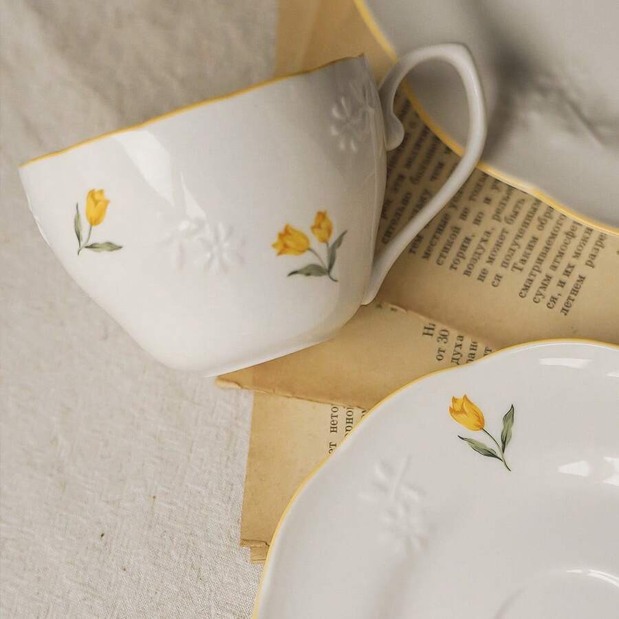 1 Cup & 1 Saucer Tulip Cup & Saucer Set, 220ml French Tulip Bone China Tableware, Lightweight Vintage Cute Floral Cup & Saucer, Underglaze Painted Bone China Coffee Cup & Saucer, Suitable For Home, Gifts, Ramadan, Christmas, Valentine's Day, All Seasons