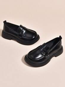 1 Pair Children's Casual Shoes, Retro Loafer Style, Suitable For Various Occasions, Commuting And Leisure Wear, Made Of Glossy Leather Material, Thick Sole Design For Moderate Height Increase And Foot Pressure Relief, Solid Black Color Matches Easily With Outfits - Black - View 2