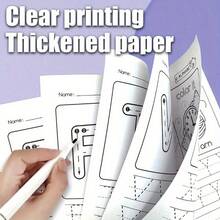 1 pieza Cuaderno de Trabajo de Trazado del Alfabeto, incluye práctica de A-Z, adecuado para estudiantes en aprendizaje. Este divertido libro de escritura temprana incluye páginas para dibujar, libro de escritura, 28 páginas en total. Sirve como un libro mágico del alfabeto para el aprendizaje temprano, convirtiéndolo en un excelente regalo. El diseño interesante y el papel resistente lo convierten en un gran juguete, libro, libro de actividades y libro de cuentos para viajar.