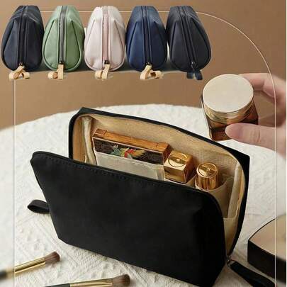 1个黑色唇膏饰品便携防溅旅行化妆包，黑色或米色内衬随机发货，韩版女士唇膏包，大容量防水化妆包，简约小巧化妆包，适用于旅行、房间装饰、包袋、化妆包、梳妆台、旅行、化妆包、旅行必备、收纳、储物、旅行必备、化妆品收纳包、化妆包、化妆品收纳包、洗漱包、桌面收纳包、化妆品包、化妆袋、化妆品收纳、梳妆台配件、化妆袋、化妆包、化妆品收纳包、旅行、化妆袋、梳妆台、旅行必备、化妆袋、旅行必备、梳妆台配件、小化妆包、化妆袋、化妆品包、旅行必备、大容量、大号化妆包、女士礼物、圣诞礼物、送礼佳品女士化妆包，旅行必备