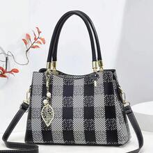 Women Shoulder Bags - 粉色 - 查看 1