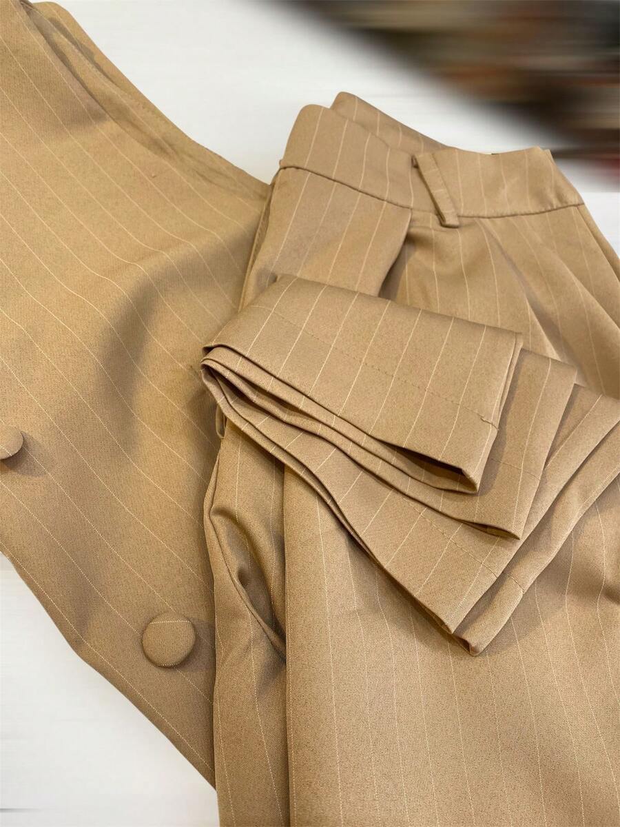 Elegant Women's Blazer And Tailored Trousers Set – Pinstripe Tailored Fabric - 卡其色 - 查看 1