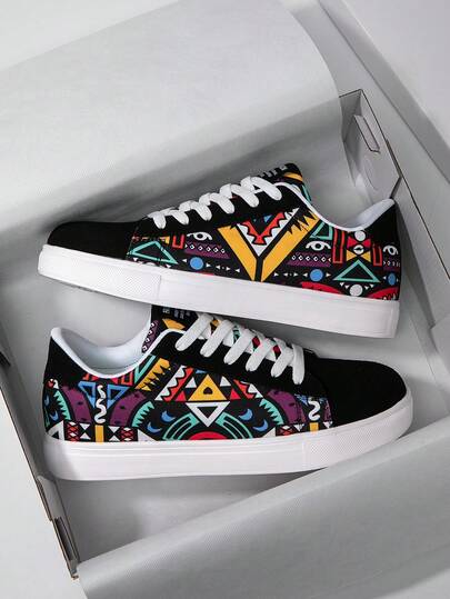 Zapatos de skate de puntera redonda de estilo graffiti de personalidad masculina, moda de nicho cómoda para el uso diario, versátil para todo el año como calzado deportivo casual para parejas