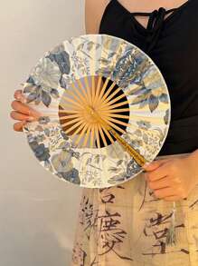 1 件个性化手持折扇，专为女性设计的精美折扇，带流苏的圆形折叠手扇，经典中国手工便携式贝壳扇形冷却风扇，扇面上随机分布的花朵图案，时尚配饰、夏季配饰、艺术配饰，适用于母亲节、圣诞节、舞蹈练习、朋友礼物、毕业典礼礼物、奖品等。