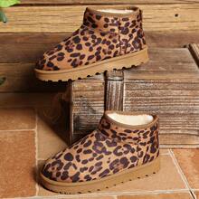Damskie, pluszowe, ciepłe śniegowce z nadrukiem w panterkę, modne, miękkie, ocieplane, zimowe krótkie buty, antypoślizgowe, wygodne, śniegowce na zimę i na miasto - Wielbłąd - Zobacz 8