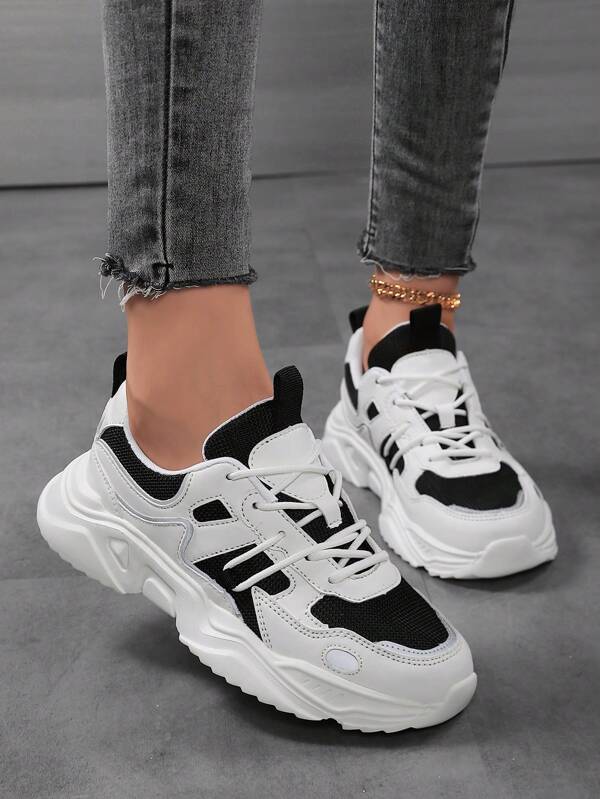 Skate Shoes! Women's Casual Sports Shoes, Classic Black And White Contrast Color Splicing, Webbing Shoelace Design, Light And Breathable, Anti-Skid And Wear-Resistant, Fashionable Versatile Walking Shoes