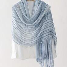 1 件女士时尚简约条纹渐变褶皱流苏涤纶围巾，休闲百搭头巾防风防晒披肩 - 彩色 - 查看 2