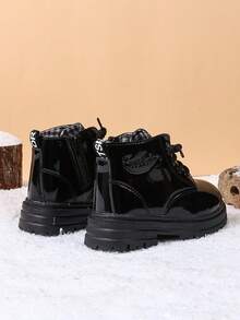 زوج من الأحذية الخارجية المريحة والمتعددة الاستخدامات للبنات الرضع في فصل الخريف، مع سحاب جانبي بدون بطانة من الفليس