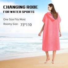 1PC prezentuje zarówno modę, jak i praktyczność. Ręcznik kąpielowy z kapturem z ultracienkiego włókna szybko schnie i jest oddychający. Nadaje się do nurkowania, pływania i surfowania na plaży, zarówno dla mężczyzn, jak i kobiet. Szlafrok.