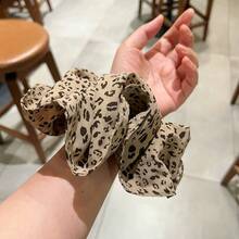1个豹纹印花休闲涤纶发圈，适合所有季节，可作发绳、发圈、马尾辫发圈使用。 - 彩色 - 查看 4
