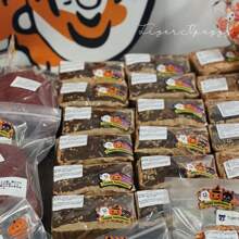 64/32/16Pcs Happy Halloween Creepy Cute Stickers For Candy Packaging - Treat Bags Labels, Happy Halloween Labels For Treats, Cookie Sealing Stickers, DIY Baking Crafts, Treat Labels, Sugar Candy Gifts, Party Favors Supplies, Cupcake Boxes, Candy Bags, DIY Baking Crafts, Journals, Pastel Party Decor, Scrapbooking, Postcards, Treat Bags, Retro Home Party Decor. Halloween Decoration DIY Crafts