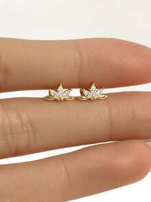 1pc Gold Tiny Lotus Internally Threaded Labret | 925 Sterling Silver Hypoallergenic Flower Stud Earrings | Cartilage Helix Stud | Flat Back Labret Stud | Nose Stud | For Women And Men Daily Wear - Multicolor - View 3