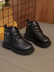 1 双黑色柔软舒适 PU 皮靴，适合幼儿和儿童，前系带，侧拉链，圆头，软底，侧袋装饰，时尚可爱，适合男孩和女孩休闲、派对、校服，秋冬 - 黑色 - 查看 5