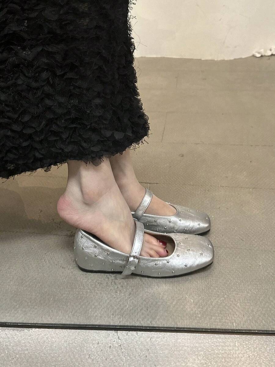 Chaussures plates augmentant la taille pour femmes, semelle souple confortable, à une seule bride, polyvalentes, bout carré, rivet, chaussures Mary Jane plates - Argent - Voir 1