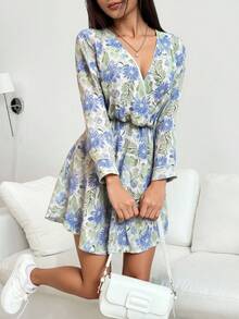JUMP SUIT FLOREADO TELA FRESCA TEXTURA SUAVE   Estampado Integral  Floral  Hoja    Bohemio    Cinturón  Envolvente    Boda - Rosa Fucsia - Ver 2