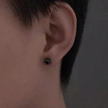 زوج من أقراط أذن دبوس عنكبوت أسود ثلاثي الأبعاد للحلول ، مناسب للنساء لارتداء يومي ، كهدية للوالدين والأصدقاء