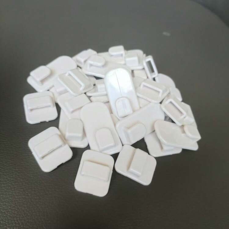 8个多功能粘钩，用于收纳遥控器，无需钉子，强力粘钩，电视/空调遥控器整理器，节省空间，实用悬挂方案，适用于客厅、卧室、厨房和办公室，持久耐用的高强度粘胶，易于安装和重新定位，可用于现代家居装饰和日常使用中的线缆管理和小物件收纳，用途广泛，可安装在架子、桌子、橱柜和各种表面上；适合季节性装饰和日常配件。 - 彩色 - 查看 6