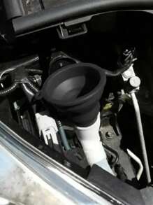 1pc Car Engine Oil Funnel, Car Universal Silicone Liquid Funnel, Foldable Portable Car Oil Change Funnel, Telescopic Long Neck Liquid Funnel