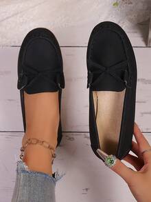 秋冬新款大码百搭圆头一脚蹬乐福鞋，舒适防滑休闲驾车鞋，手工拼布纯色平底鞋，适合日常通勤、购物、度假，黑色皮革配蝴蝶结装饰，简约优雅的女士休闲鞋，女士运动鞋 - 黑色 - 查看 3