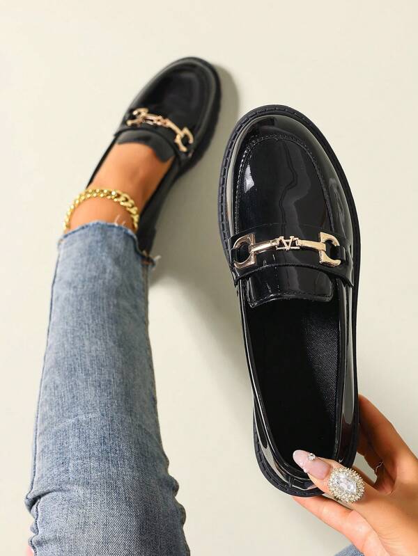 Schwarze Leder-Loafer für Damen, Plateauabsatz, Slip-On, Metallschnallen-Dekor, glänzende Oberfläche, Lässig Oxfords, geeignet für Frühling, Herbst, alle Jahreszeiten