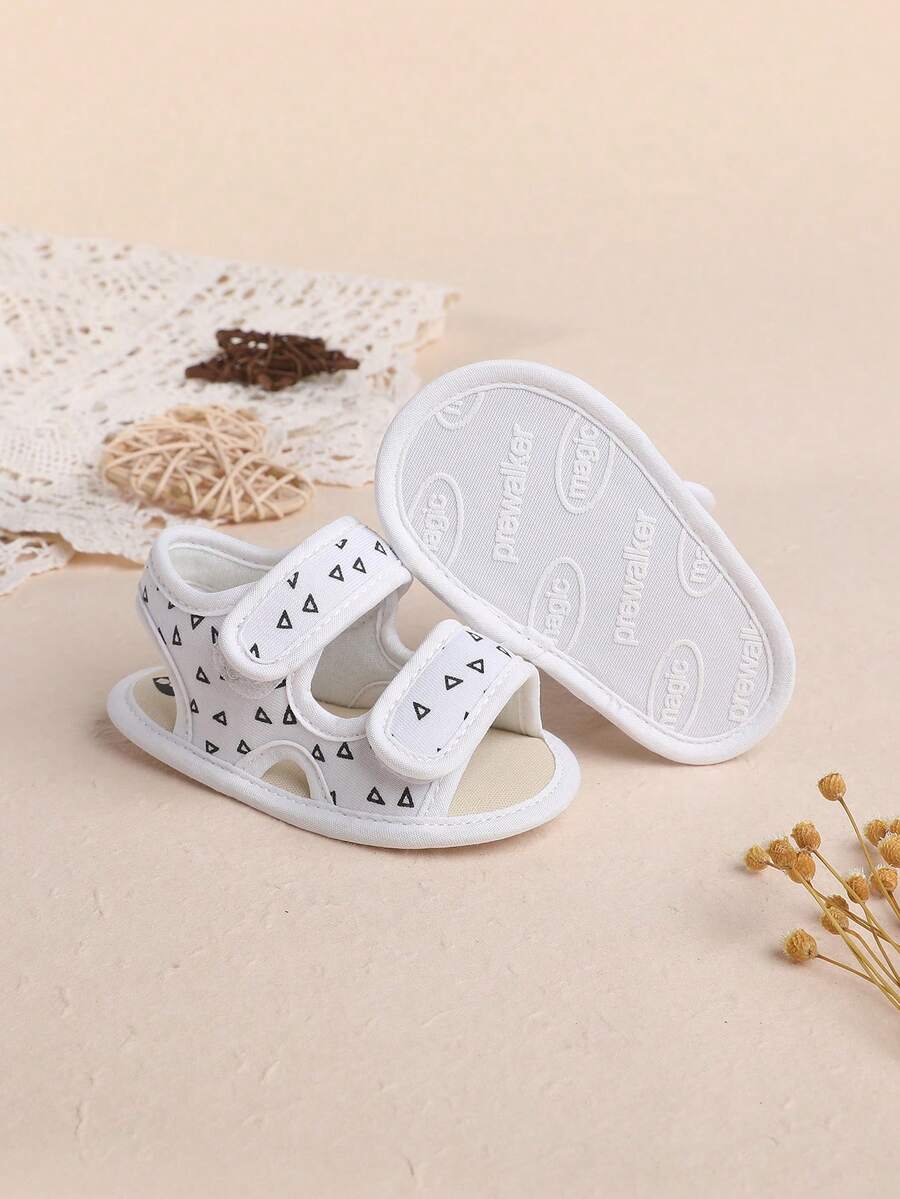 1 par de sandalias planas, transpirables y con diseño de para niños, con estampado de unicolor y malla, adecuadas para uso en interiores en verano