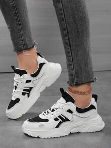 Skate Shoes! Women's Casual Sports Shoes, Classic Black And White Contrast Color Splicing, Webbing Shoelace Design, Light And Breathable, Anti-Skid And Wear-Resistant, Fashionable Versatile Walking Shoes