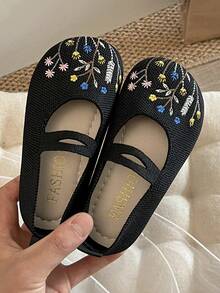 "1 Pair Of 2025 All-Season Must-Have Black Girls' Mary Jane Shoes - Cool Black Double-Sided Knitted + Secret Spot Embroidery Elastic Quick-Click Anti Armor Sole Round Toe Thick Heel Dark Forest Style Children's Flat Shoes For 5-12 Years Old Halloween/Party/School Commuting Shoes!" " - 黑色 - 查看 5