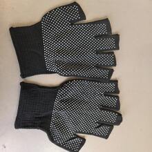 A Pair Of Sports, Cycling, Fitness Half-Finger Gloves, Rock Climbing, Mountain Climbing And Outdoor Fitness Gloves