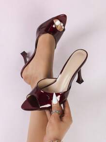 Sandales à talons hauts sexy à la mode pour femmes, style européen et américain britannique, bout pointu et rond élégant à la française, talon carré fin minimaliste et confortable en couleur assortie, brillant laqué, Glissant décontracté pour le travail et les sorties, matériau léger miroir mi-violet chaud et brillant en PU, chaussures de mode de rue élégantes pour le printemps, l'été et l'automne, sandales élégantes de bureau, de fête et d'extérieur en couleur unie brillante
