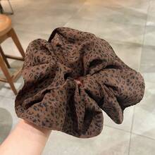 1个豹纹印花休闲涤纶发圈，适合所有季节，可作发绳、发圈、马尾辫发圈使用。 - 彩色 - 查看 5