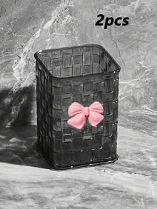 1/2 szt. Uroczy uchwyt na długopisy w kształcie kokardy - organizer na biurko na pędzle do makijażu i artykuły biurowe, eleganckie przechowywanie pędzli do makijażu, idealne do kreatywnych projektów dekoracyjnych dla dziewcząt, studentek i dziewcząt, na wakacje, plażę, kolekcję łazienkową, kolekcję sypialni, dużą torbę, wystrój pokoju, torby, kosmetyczki, toaletkę, podróż, kosmetyczkę, niezbędne rzeczy w podróży, organizer, przechowywanie, niezbędne rzeczy w podróży, organizer do makijażu, kosmetyczki, organizer do makijażu, organizer, kosmetyczka, organizer na biurko, kosmetyczka, kosmetyczka, organizer do makijażu, akcesoria toaletowe, kosmetyczka, kosmetyczki, pudełko na biżuterię, saszetka, uchwyt na pędzle do makijażu, uchwyt na pędzle, organizer na perfumy, saszetka