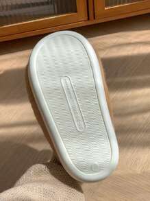 1 双男女款可爱卡通保暖厚底一脚蹬拖鞋，适合秋冬季