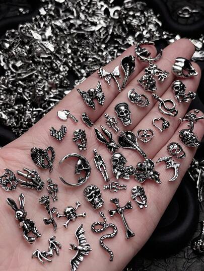 50/100/200/500pcs 3D Skull, Cross Hand, Bat, Heart, Spider, Snake, Devil Metal Nail Art Decorations For Halloween, Vintage Snake Devil Skull Rabbit Bat Bone Nail Jewelry, Y2K Gothic Metal Nail Gems DIY Gift For Girls, Acrylic Nail Stickers, Phone Case, Shoes, Clothes, Bags