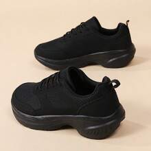 Damen bequeme Schuhe mit dicker Sohle, tägliche Schnürschuhe minimalistischer Athletikschuhe, atmungsaktive Mesh-Plateauschuhe, modische sportliche vielseitige Sneaker mit dicker Sohle und Mesh, Lässig Laufschuhe, geeignet für den Lässig-Bereich - Schwarz - Übersicht 1