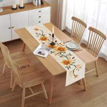 秋季花卉桌旗，奶油色背景上优雅的橙色花朵和叶子印花，秋季餐桌装饰，适合餐厅、秋季聚会和农舍家居装饰