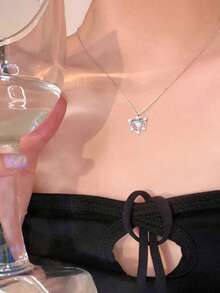 1pc Ombre Heart Necklace For Women, Colorful Dreamy Necklace With Shiny Decorative Collarbone Chain, Fashionable