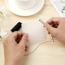 2 piezas/4 piezas/6 piezas Hojas de malla de plástico transparente de 14 ct para bordado y punto de cruz - Tela de artesanía con patrón de cuadrícula de 27,94x20,98 cm para manualidades DIY, tejido, bolsas y suministros de punto de cruz | Patrón de cuadrícula uniforme | Material de artesanía transparente | Libertad de diseño y corte - Blanco transparente - Ver 2