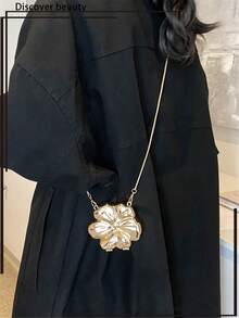 1 Peça Nova Bolsa de Mão Pequena para a Noite com Flor em Formato Metalizado Eletrodepositado Brilhante, Acessório de Moda com Corrente, Porta-Moedas Elegante, Estojo para Batom, Bolsa para Fone de Ouvido, Presente para Mulheres, Adequado para Dia dos Namorados, Festa, Vestido de Casamento, Uso como Bolsa de Ombro/Transversal - Dourado - Visão 9