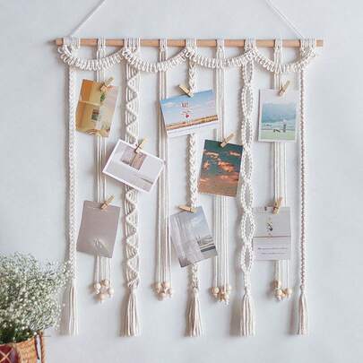 波西米亚风 Macrame 照片墙挂饰，含 20 个夹子 – 带流苏的悬挂照片展示，用于打印的照片展示板、便条和发夹 – 适用于花园、卧室和家居的墙壁和房间装饰 | 送给女性、挚友和生日的礼物 | 圣诞节、节日装饰（苏格兰高地牛主题）