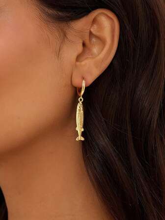 1 Pair Elegant Gold Fish Shaped Pendant Earrings, Women's Fashion Ocean Theme Jewelry, Suitable For Daily Wear, Holiday Gift