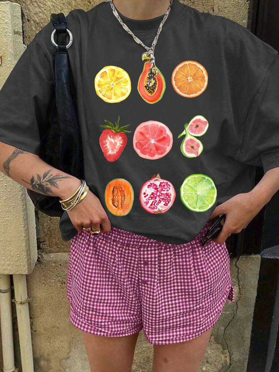 maglietta donna con scollo tondo, maniche corte, spalle scivolate, modello ampio, per uso quotidiano casual