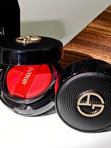 Giorgio Armani [Mini] LUMINOUS SILK PRIMA GLOW CUSHION #1 5g / The Maestro Of Silky Glow Perfection / The New Couture Cushion, The True-Skin Lasting Silky Glow With Smooth Silky Sensation. / Infused With Light-Reflective Faux Pearls That Capture And Diffuse Lights, It Reveals The Inner Glow Of Skin And Creates A True-Skin, Perfectly Flawless, Silky-Glow Finish. - #1 5g - View 3