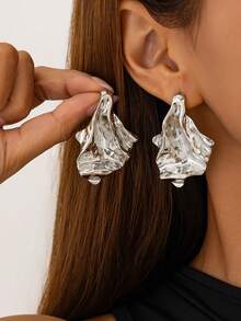 1 Pair Asymmetrical Smooth Textured Decorative Earrings, Fashion Jewelry Suitable For Women - Pleated Earrings - View 10