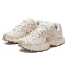 Nike 女款 V5 RNR 复古跑步休闲运动鞋，透气轻便时尚厚底运动鞋，IH5088-001 - 淺粉色 - 查看 2