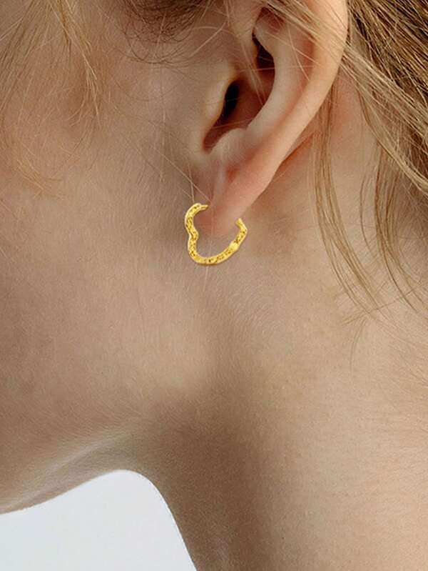1 par de aretes hipoalergénicos para mujeres, aretes con forma de corazón hueco, minimalistas y de moda, aptos para uso diario, regalo de cumpleaños/Día de San Valentín