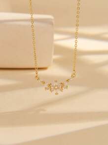 1 件皇冠花朵吊坠项链 - 榄尖形 CZ 簇镶于弧形金链上，优雅的花卉个性女士珠宝