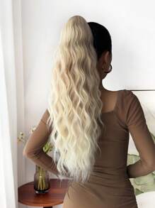 24英寸金色波浪卷合成假发，带爪夹，耐热纤维材质，适合女性、女孩、派对和日常佩戴。