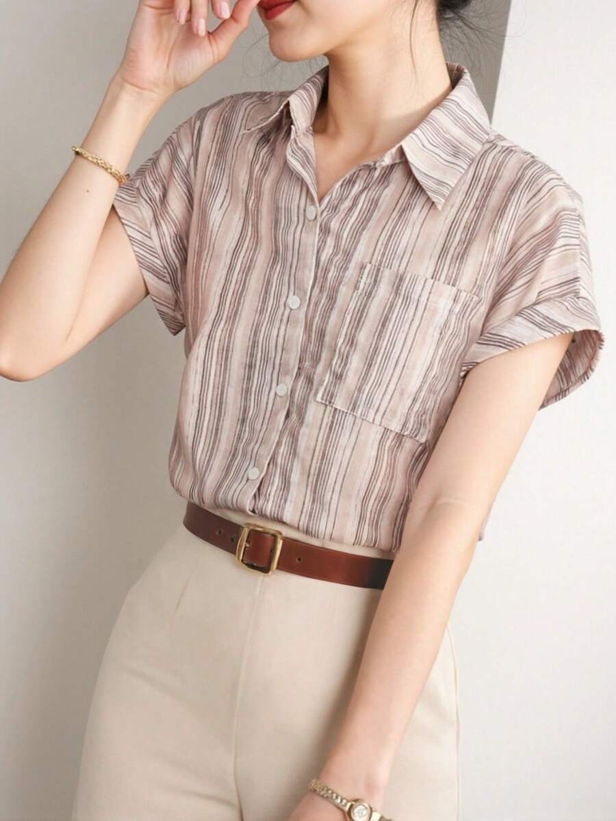 法国女式衬衫，夏季女士休闲短袖飘逸衬衫，时尚印花衬衫，端庄女士衬衫，适合逛街购物旅游，独立日女士上衣 - 卡其色 - 查看 1