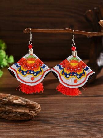 2 件复古波西米亚风格刺绣流苏耳环，适合女性节日和新年佩戴，中国风硬币形状带垂坠流苏耳坠，手工流苏，树脂材质混合珠子，珠子颜色和顺序略有变化是正常现象，不会影响整体外观，请放心购买